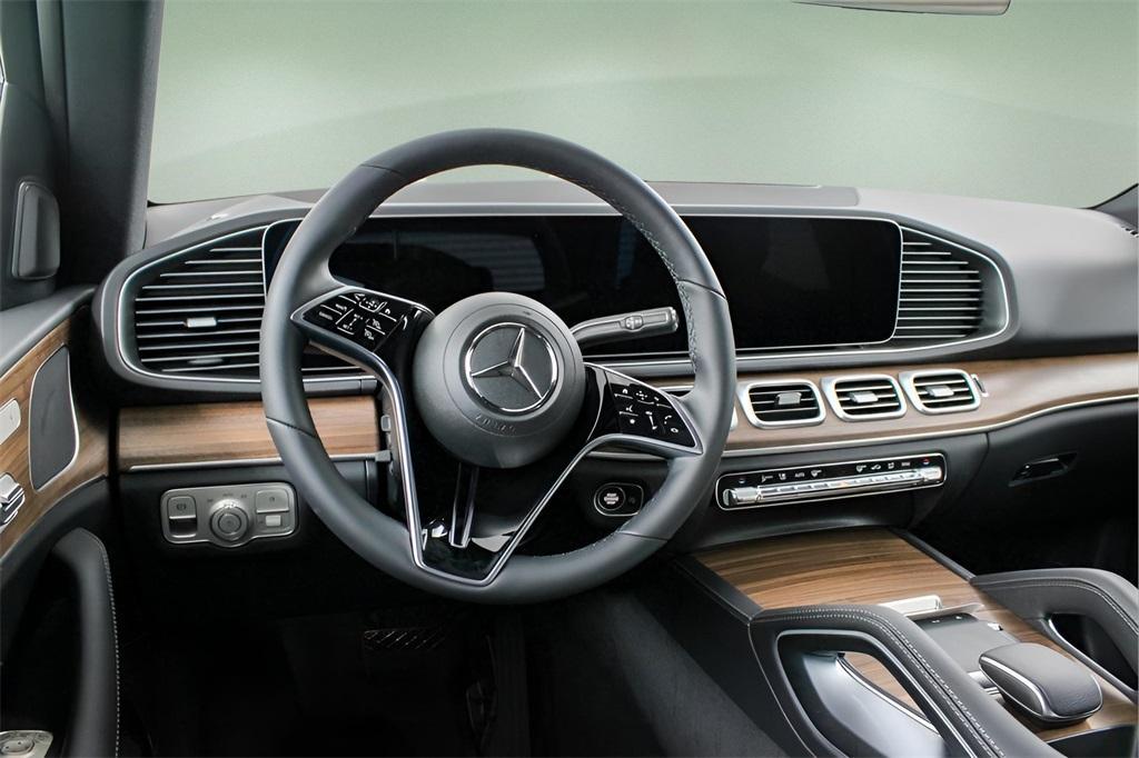 new 2025 Mercedes-Benz GLE 450 car, priced at $75,795