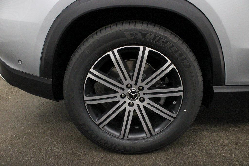 new 2025 Mercedes-Benz GLE 450 car, priced at $75,795