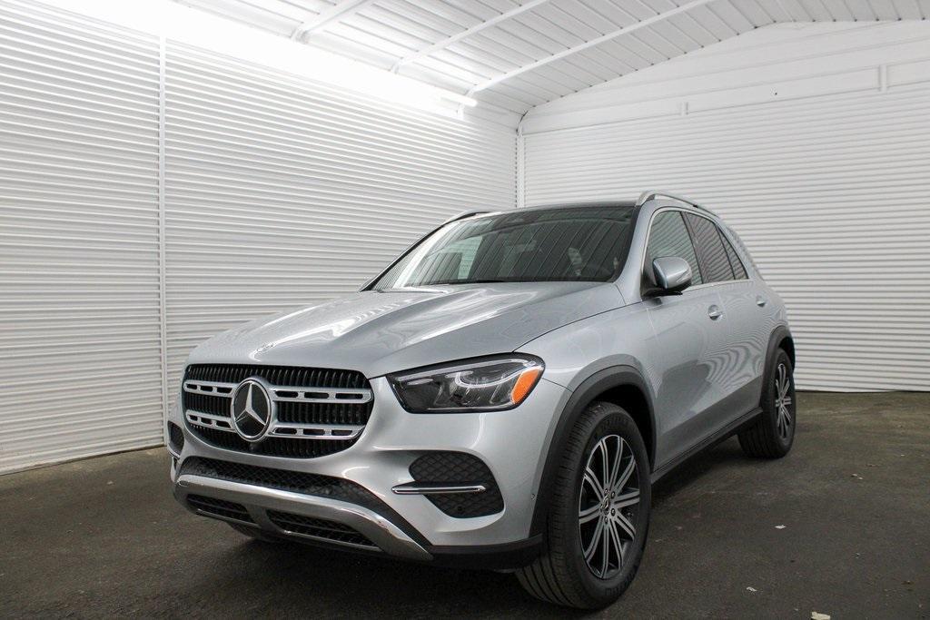 new 2025 Mercedes-Benz GLE 450 car, priced at $75,795