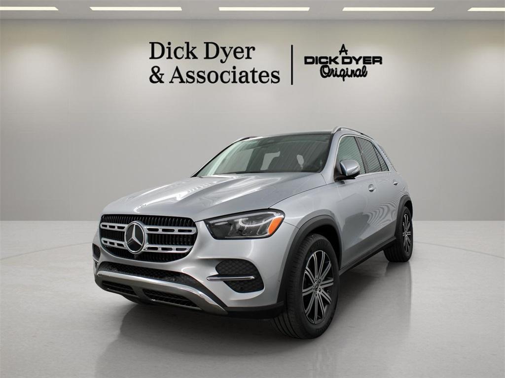 new 2025 Mercedes-Benz GLE 450 car, priced at $75,795