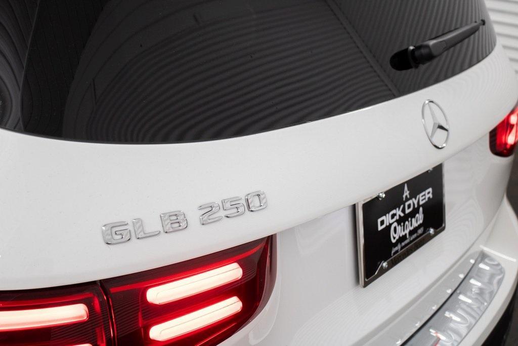 new 2024 Mercedes-Benz GLB 250 car, priced at $51,655