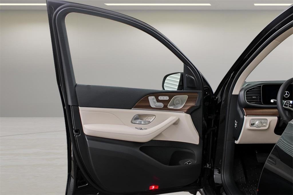 new 2025 Mercedes-Benz GLE 350 car, priced at $72,685