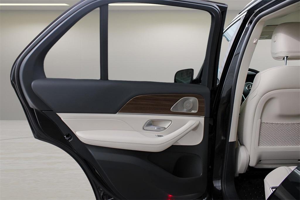 new 2025 Mercedes-Benz GLE 350 car, priced at $72,685