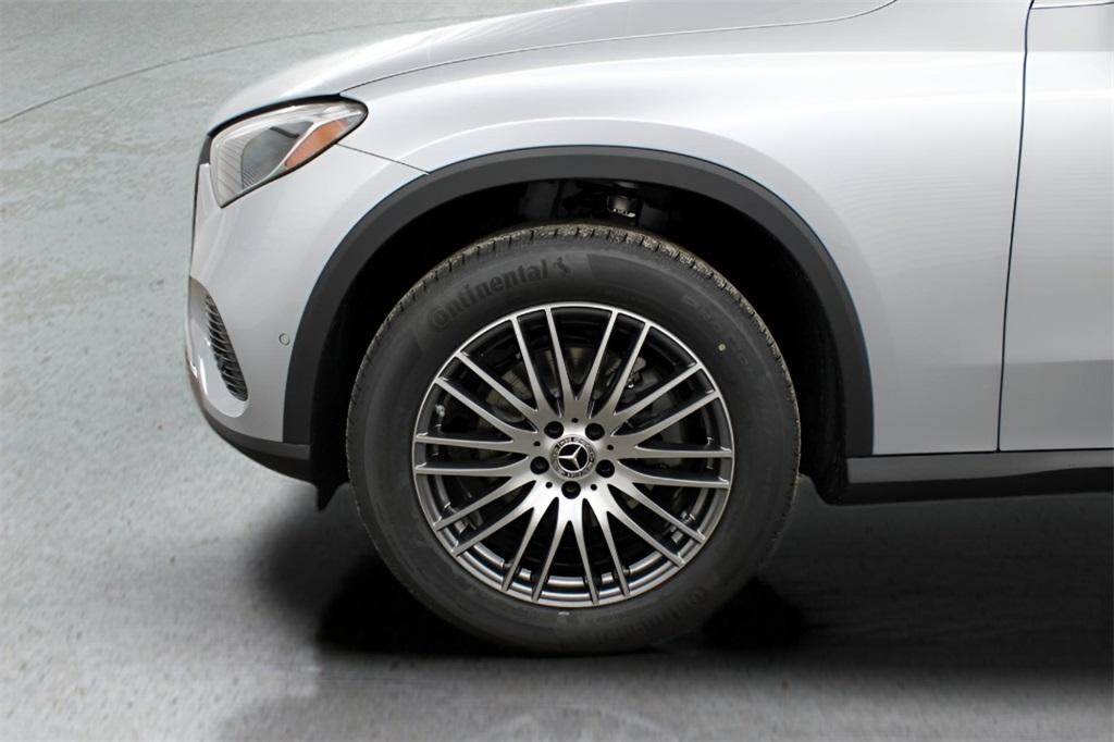 new 2025 Mercedes-Benz GLC 300 car, priced at $55,965