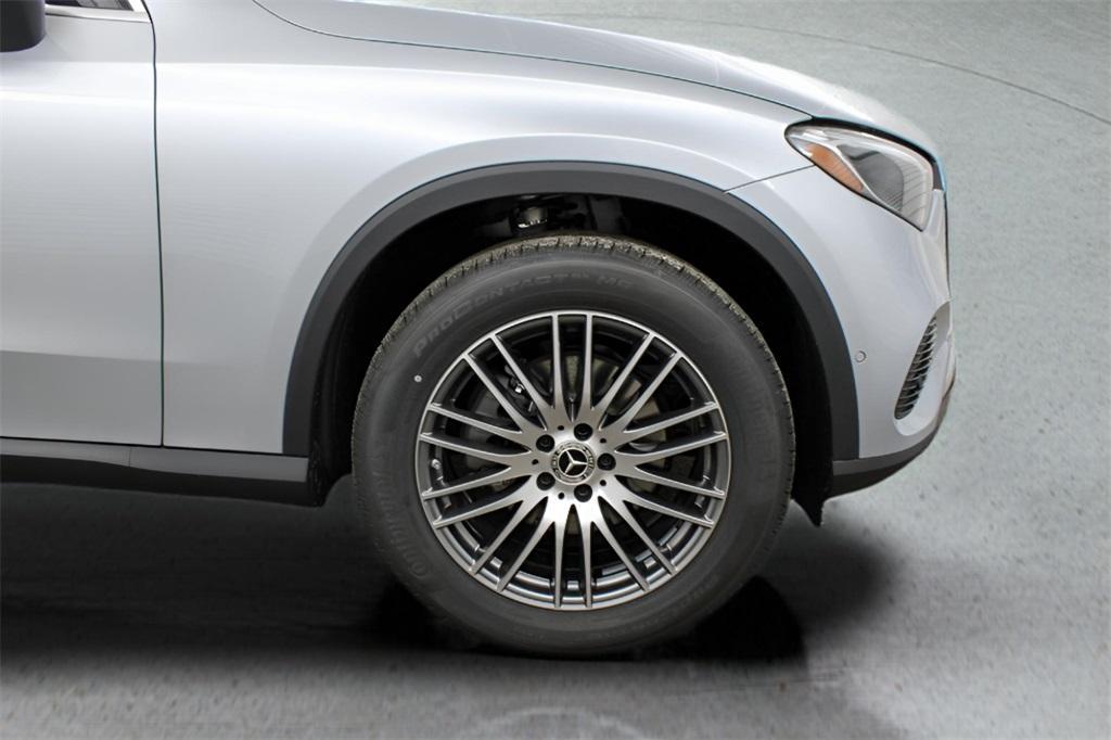 new 2025 Mercedes-Benz GLC 300 car, priced at $55,965
