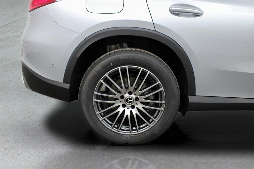 new 2025 Mercedes-Benz GLC 300 car, priced at $55,965