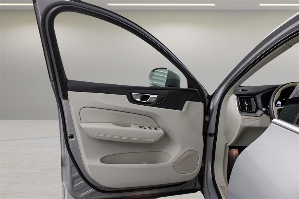 used 2023 Volvo XC60 Recharge Plug-In Hybrid car, priced at $49,989