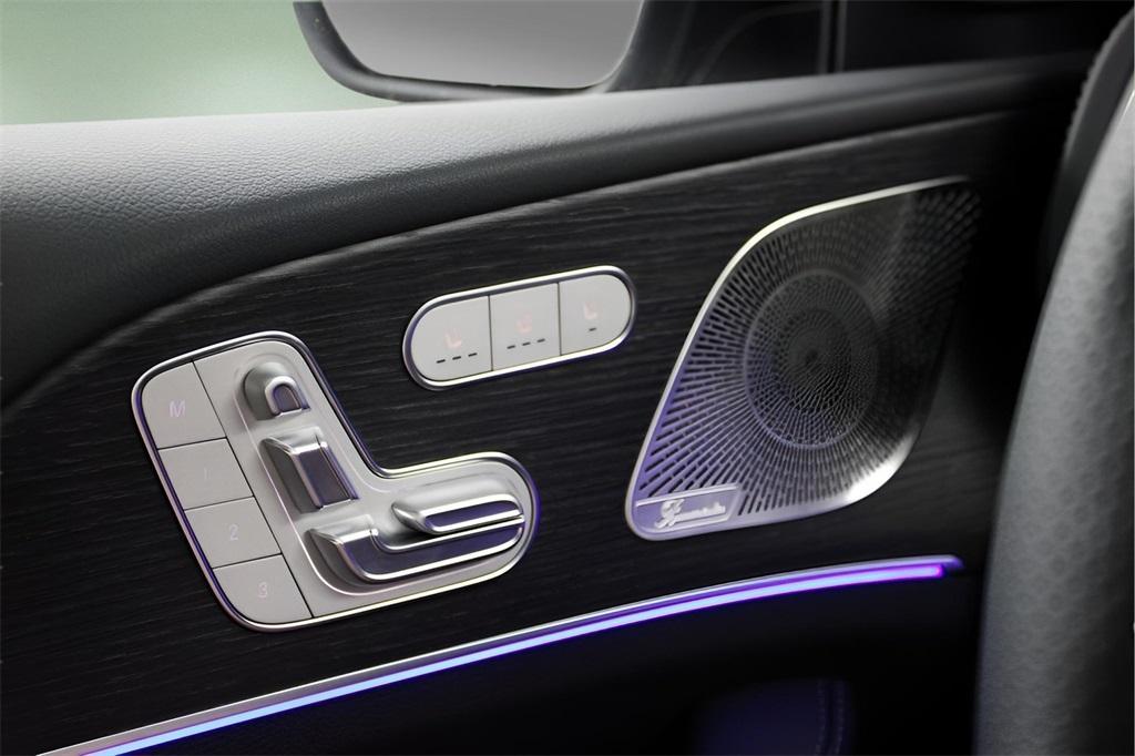 new 2025 Mercedes-Benz GLS 450 car, priced at $95,865