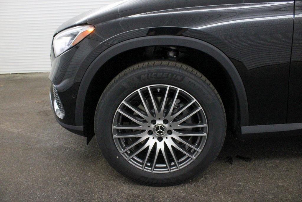 new 2025 Mercedes-Benz GLC 300 car, priced at $57,665
