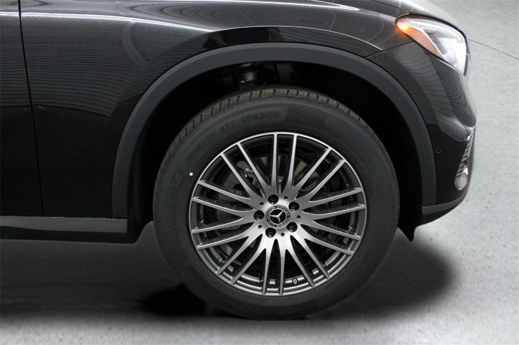 new 2025 Mercedes-Benz GLC 300 car, priced at $57,665