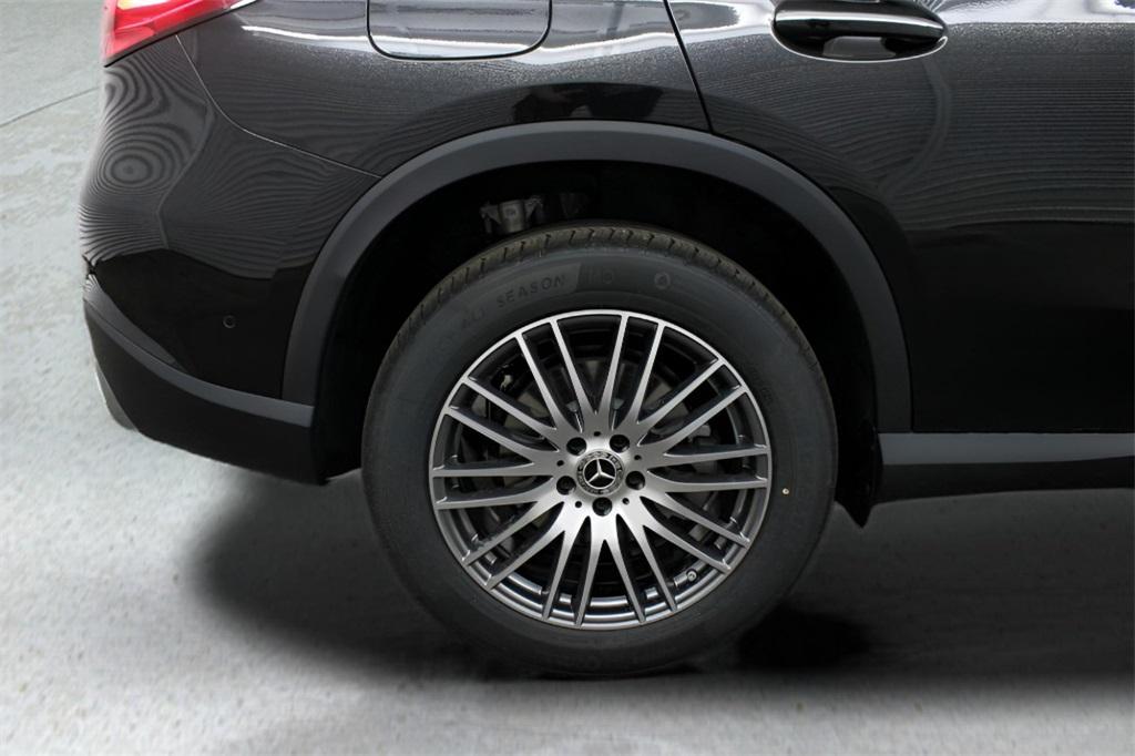 new 2025 Mercedes-Benz GLC 300 car, priced at $57,665