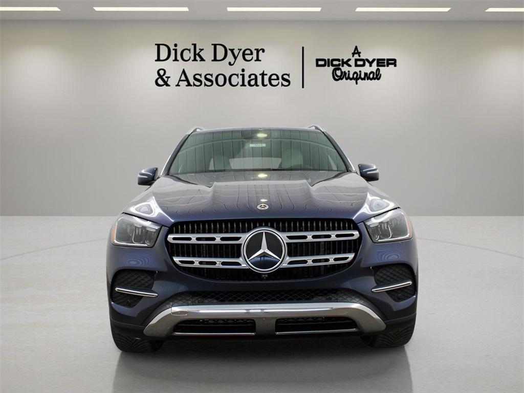 new 2025 Mercedes-Benz GLE 450 car, priced at $73,590