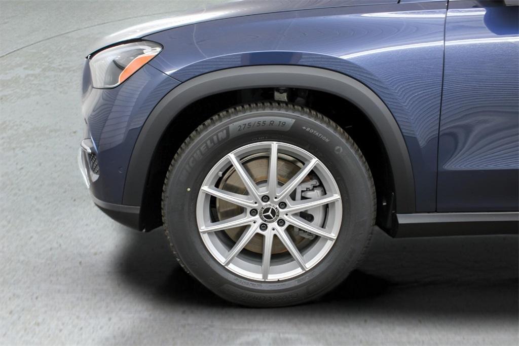 new 2025 Mercedes-Benz GLE 450 car, priced at $73,590