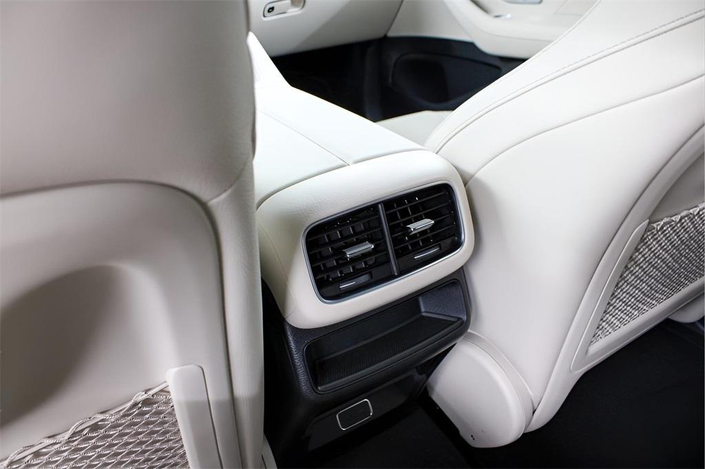 new 2025 Mercedes-Benz GLE 450 car, priced at $73,590