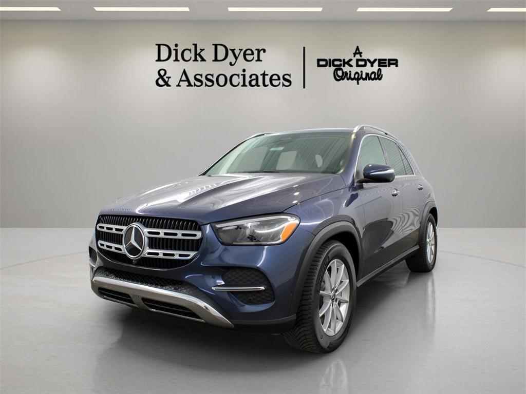 new 2025 Mercedes-Benz GLE 450 car, priced at $73,590