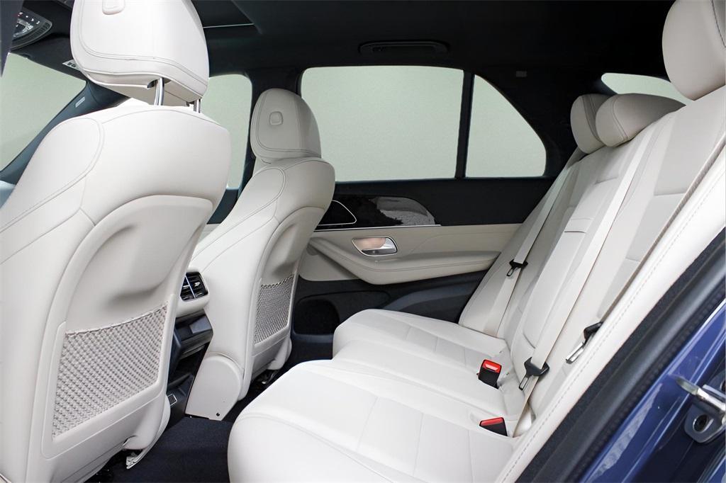 new 2025 Mercedes-Benz GLE 450 car, priced at $73,590