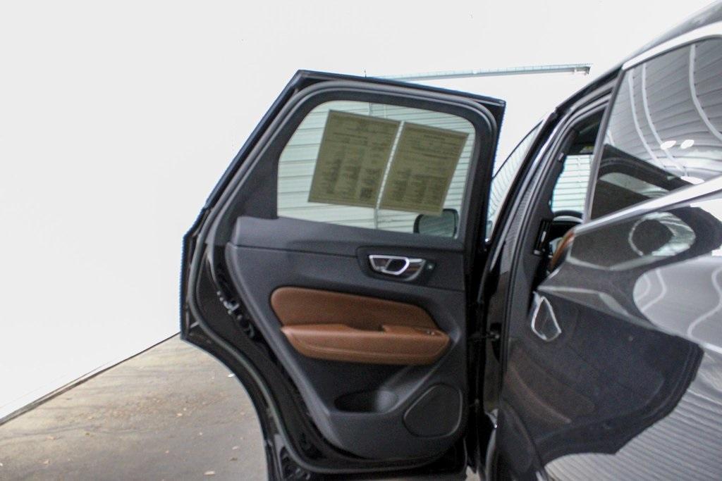 used 2022 Volvo XC60 car, priced at $39,989