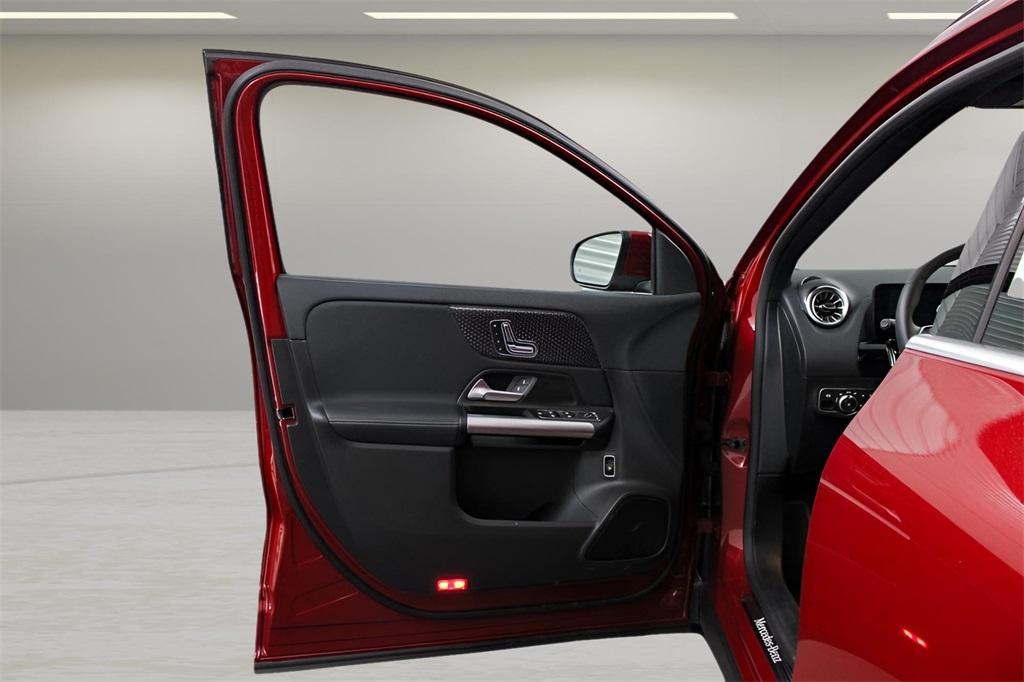 used 2025 Mercedes-Benz GLA 250 car, priced at $41,989