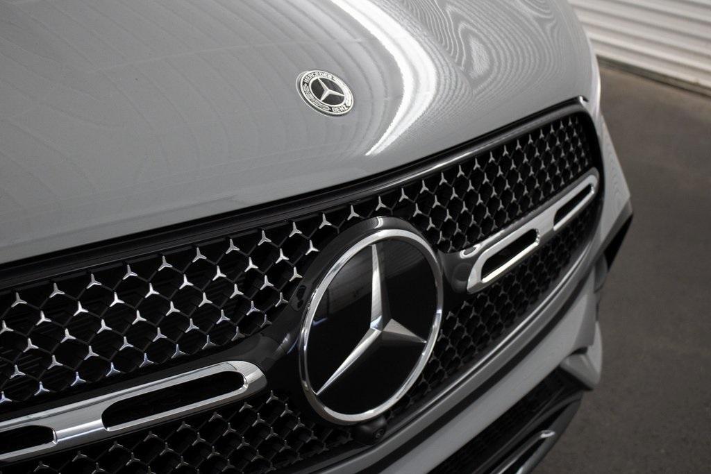 new 2025 Mercedes-Benz GLC 300 car, priced at $62,055