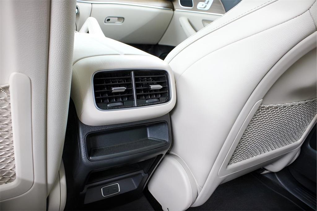 used 2024 Mercedes-Benz GLE 350 car, priced at $61,989