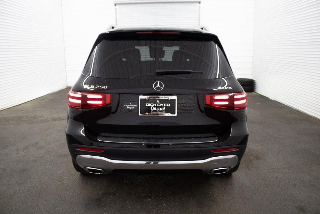 new 2024 Mercedes-Benz GLB 250 car, priced at $53,950