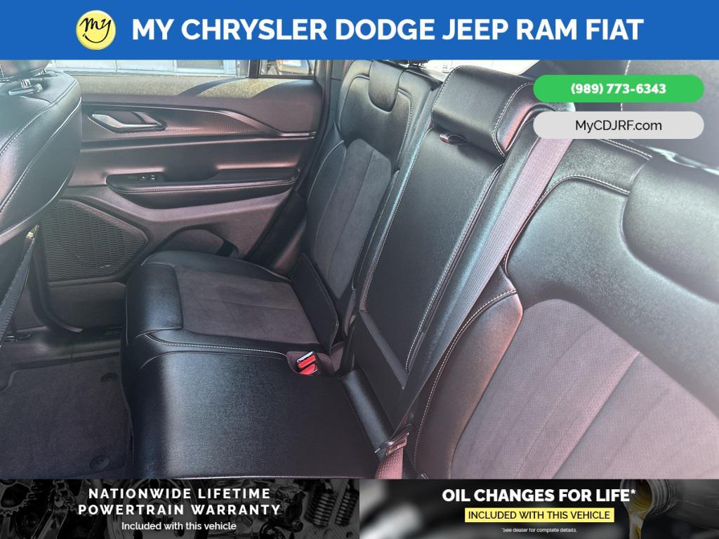 new 2025 Jeep Grand Cherokee car, priced at $43,672