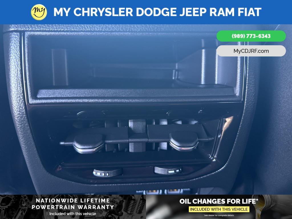 new 2025 Jeep Grand Cherokee car, priced at $43,672
