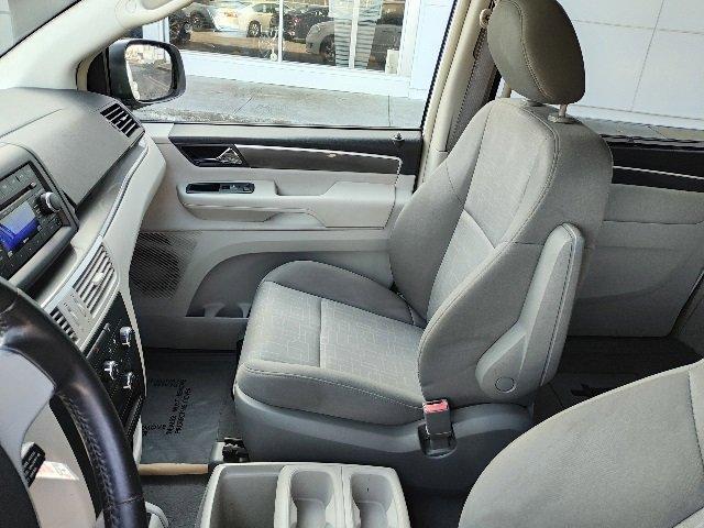 used 2009 Volkswagen Routan car, priced at $6,500