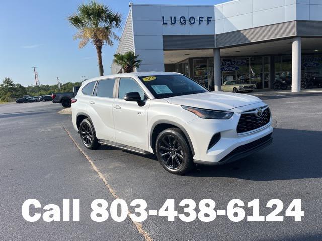 used 2023 Toyota Highlander car, priced at $31,999