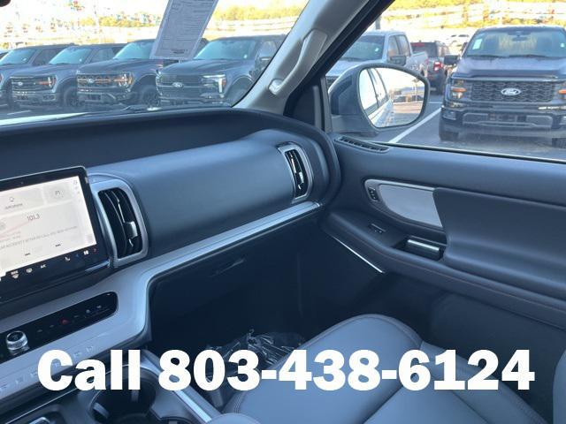 new 2025 Ford Expedition car, priced at $69,345