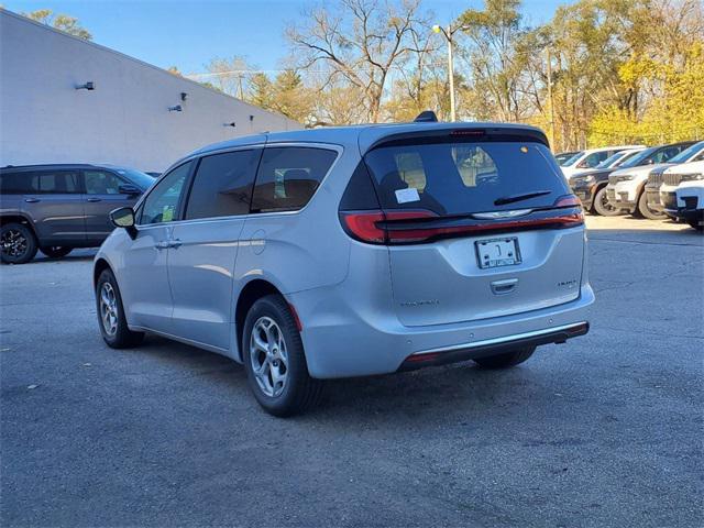 new 2024 Chrysler Pacifica car, priced at $44,328