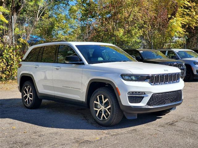 new 2024 Jeep Grand Cherokee car, priced at $42,701