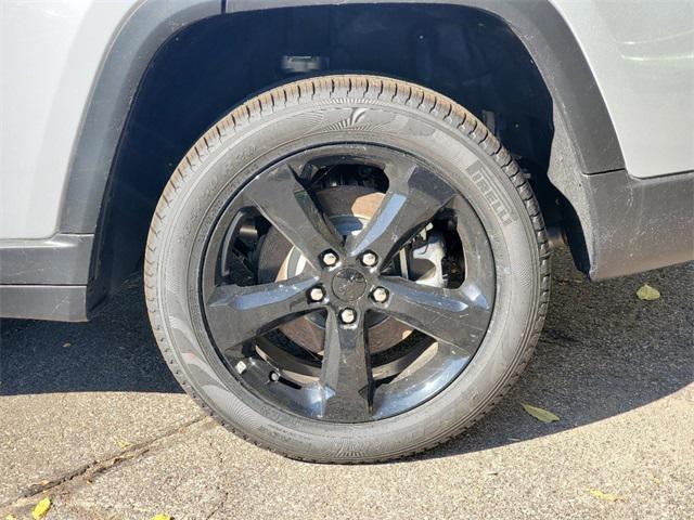 new 2024 Jeep Grand Cherokee L car, priced at $41,571