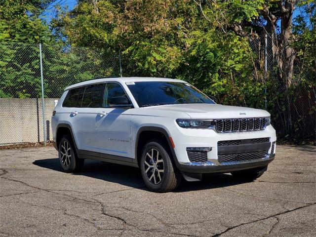 new 2024 Jeep Grand Cherokee L car, priced at $41,062