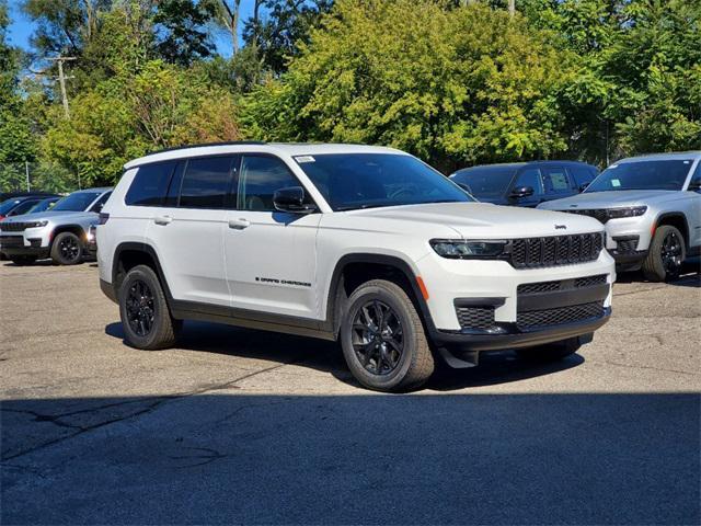 new 2024 Jeep Grand Cherokee L car, priced at $39,099