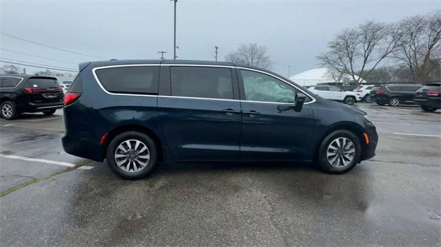 used 2022 Chrysler Pacifica Hybrid car, priced at $27,708