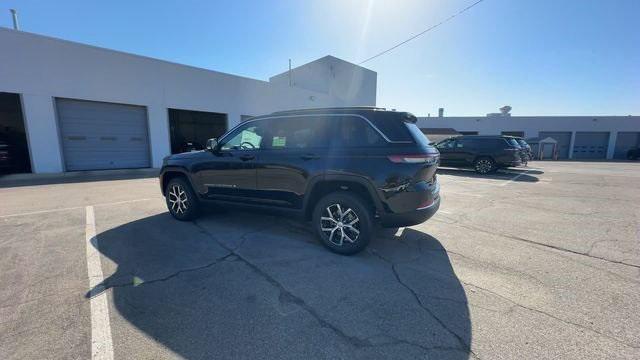 new 2024 Jeep Grand Cherokee car, priced at $45,459