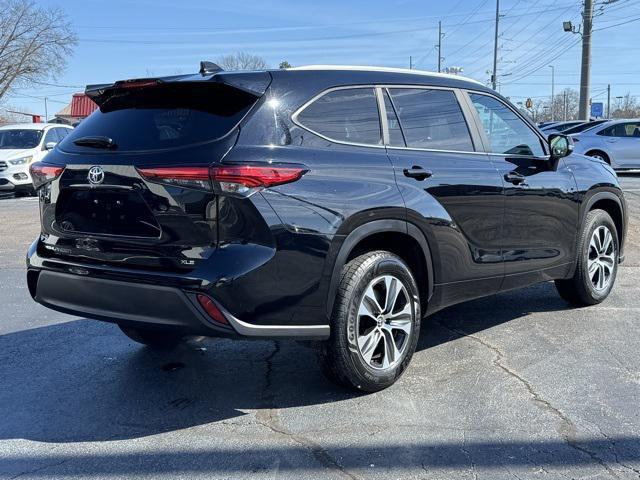 used 2023 Toyota Highlander car, priced at $37,887