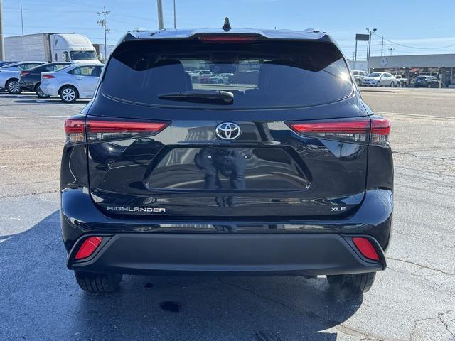 used 2023 Toyota Highlander car, priced at $37,887