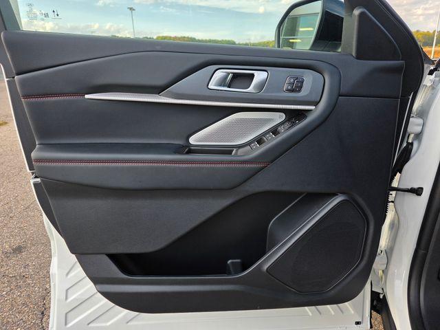 new 2025 Ford Explorer car, priced at $64,440