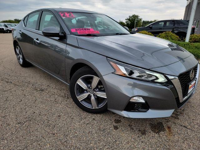 used 2022 Nissan Altima car, priced at $23,369