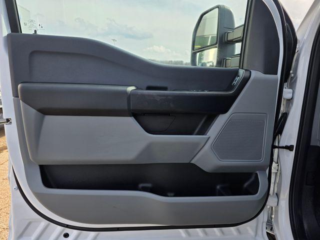 new 2025 Ford F-250 car, priced at $50,400
