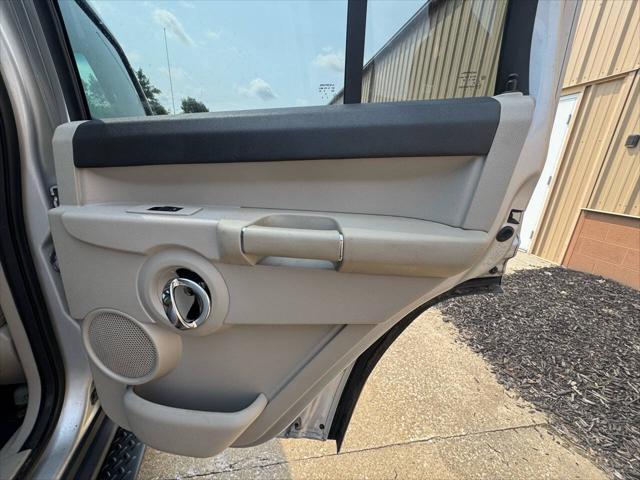 used 2006 Jeep Commander car, priced at $3,995