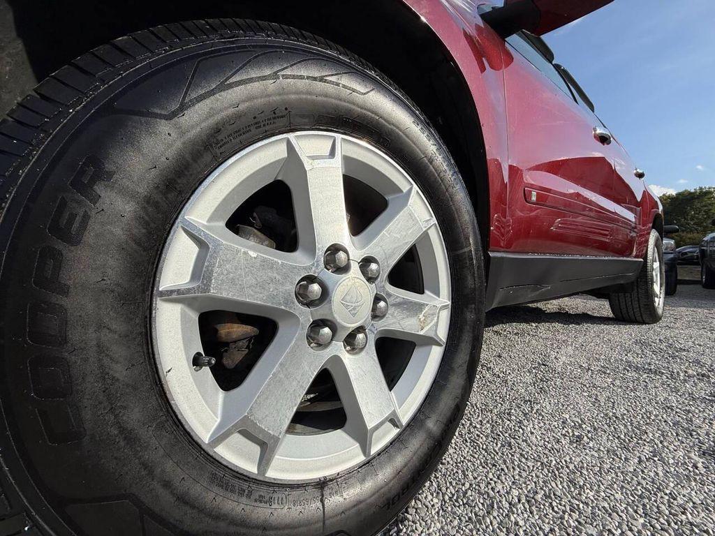 used 2009 Saturn Outlook car, priced at $4,995