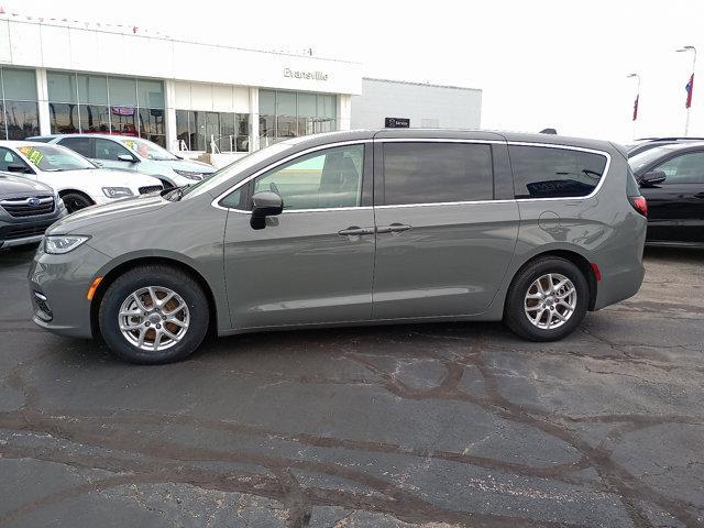 used 2023 Chrysler Pacifica car, priced at $28,693