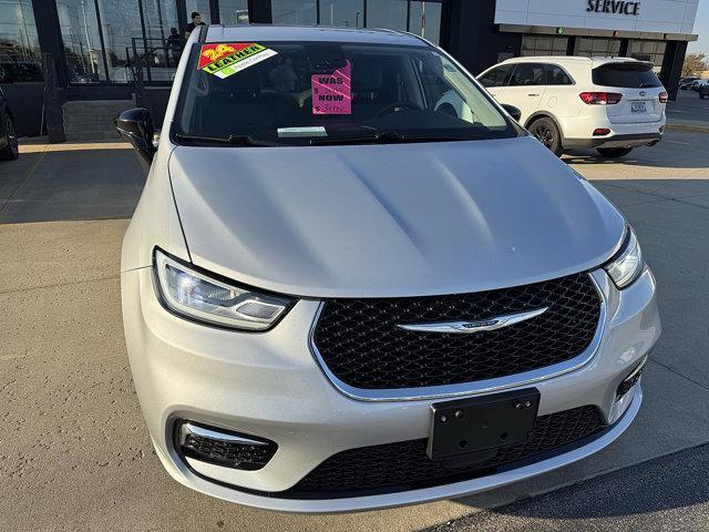 used 2024 Chrysler Pacifica car, priced at $30,990