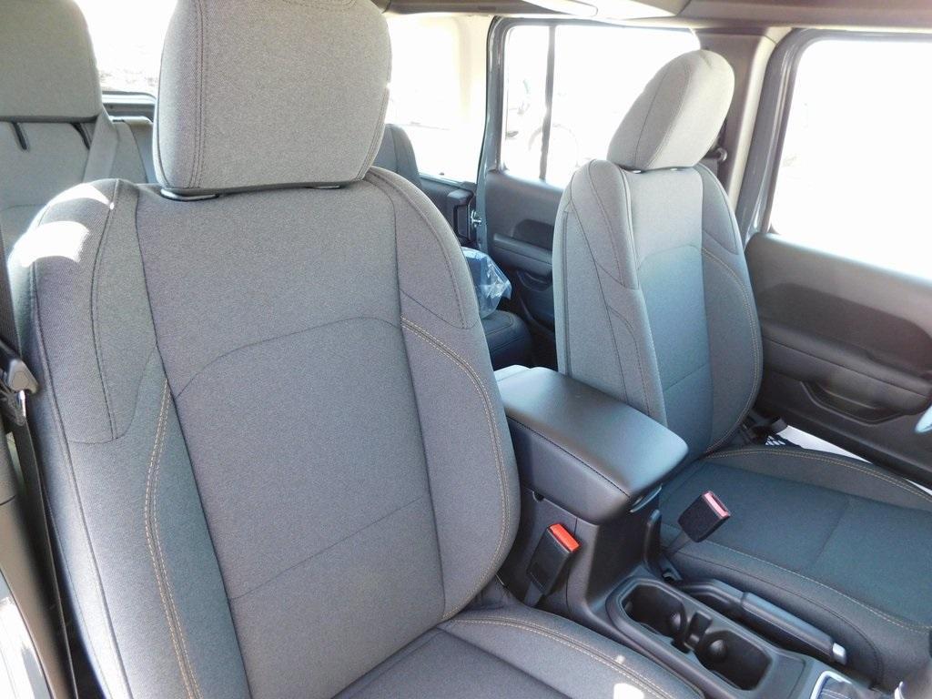 new 2025 Jeep Wrangler car, priced at $42,141