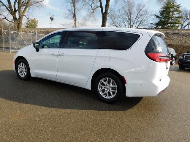 new 2025 Chrysler Pacifica car, priced at $40,995