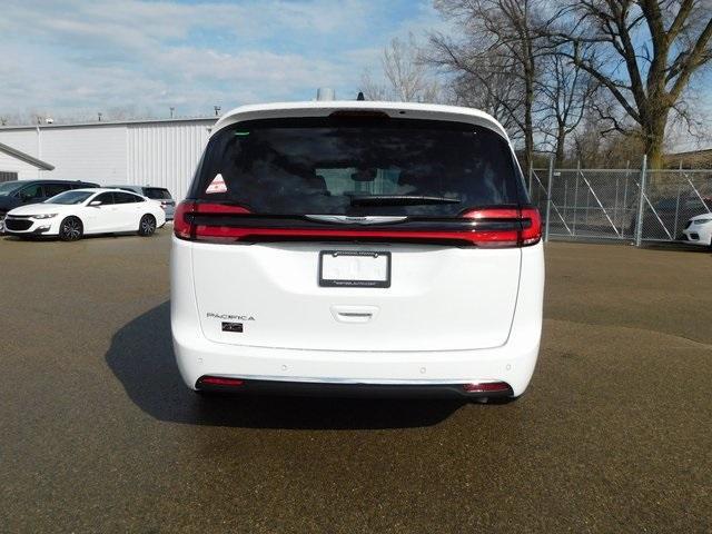 new 2025 Chrysler Pacifica car, priced at $40,995