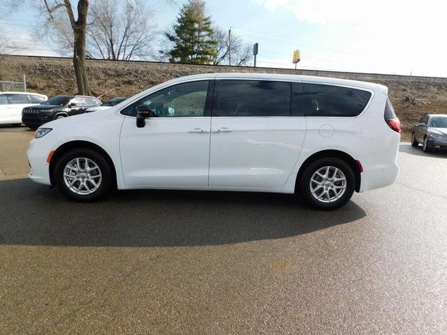 new 2025 Chrysler Pacifica car, priced at $40,995